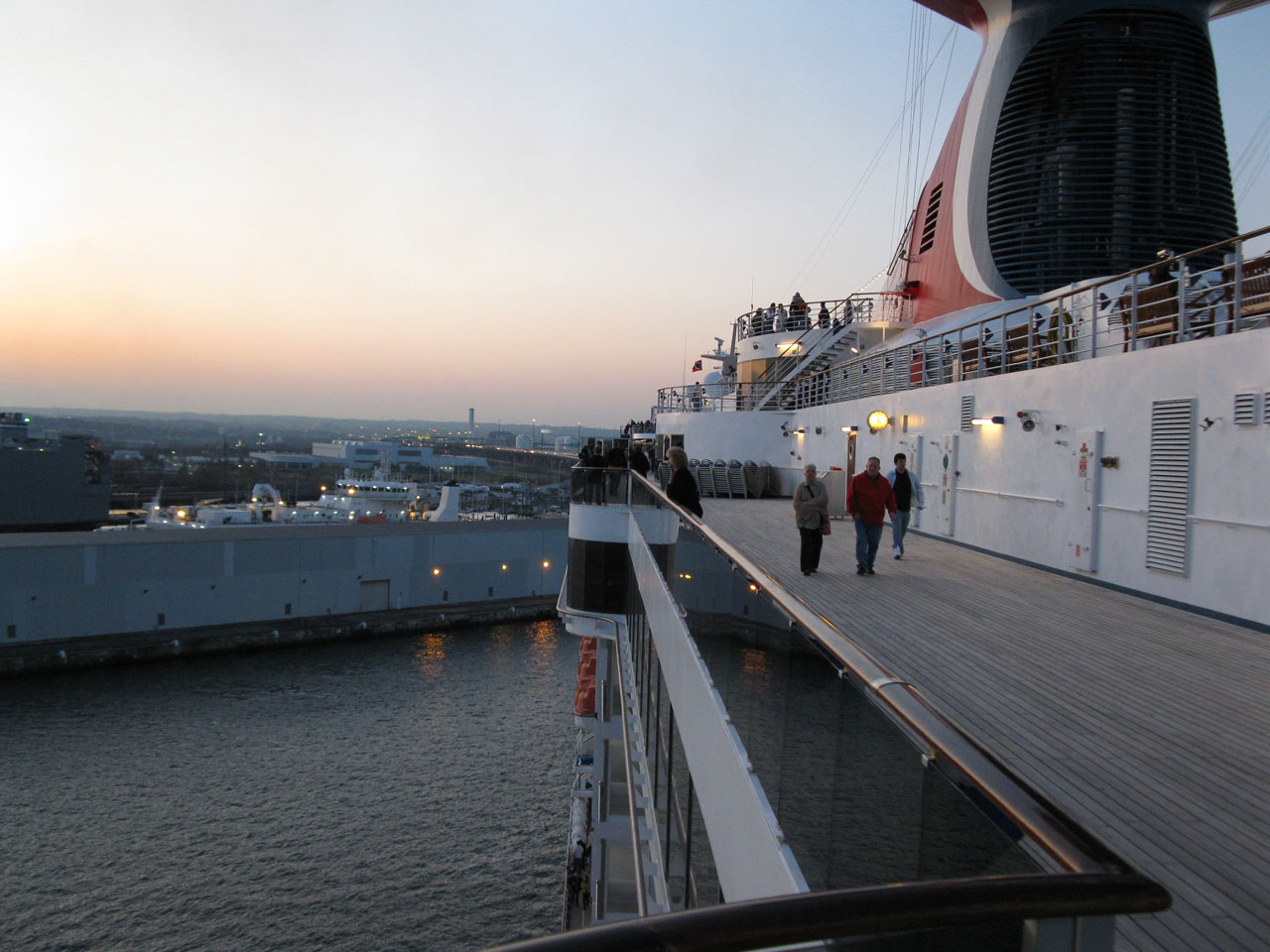Carnival Pride Depart